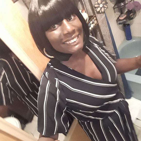 Meet your Posher, Darlene - Picture 1 of 1